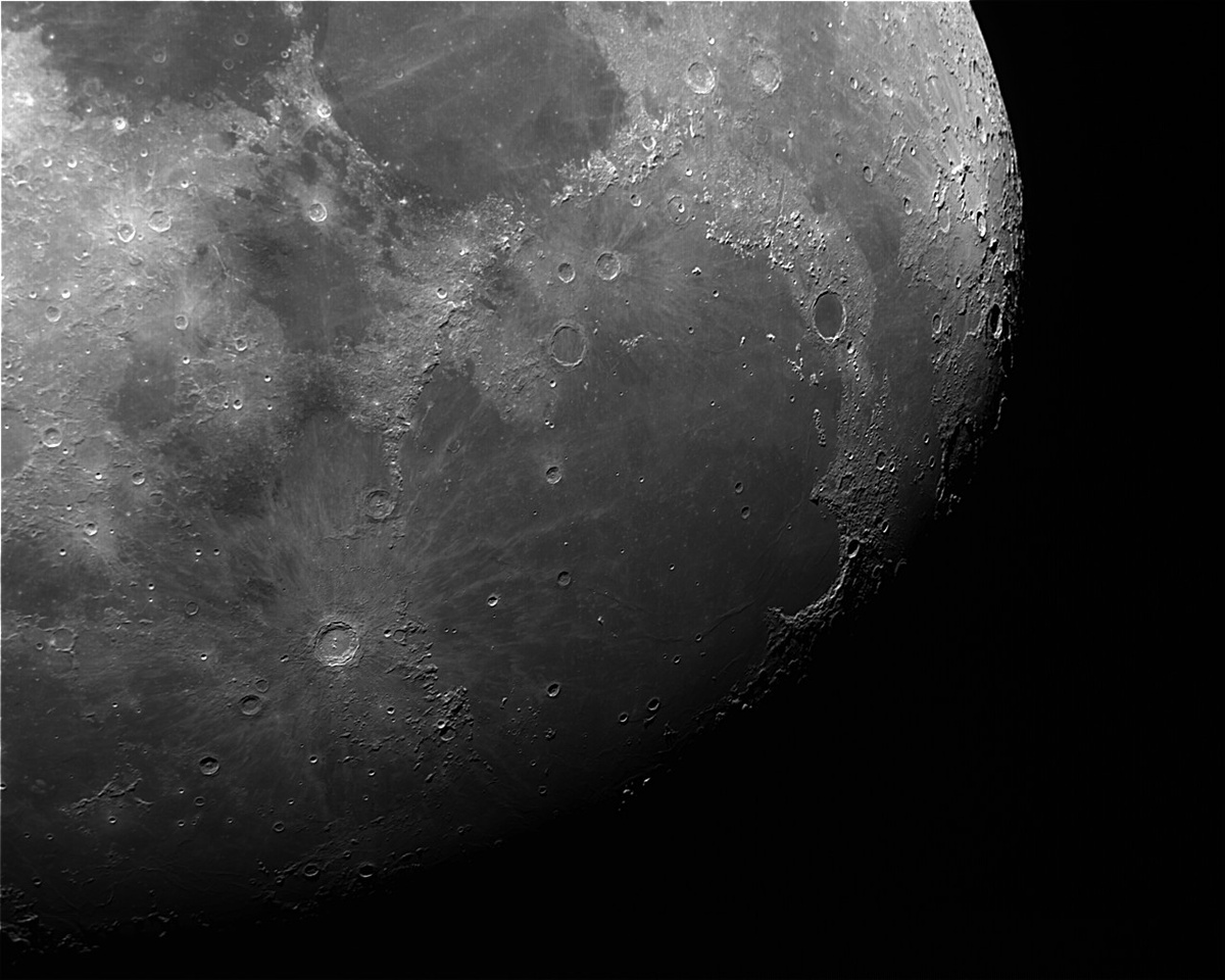 moon 050409 wide