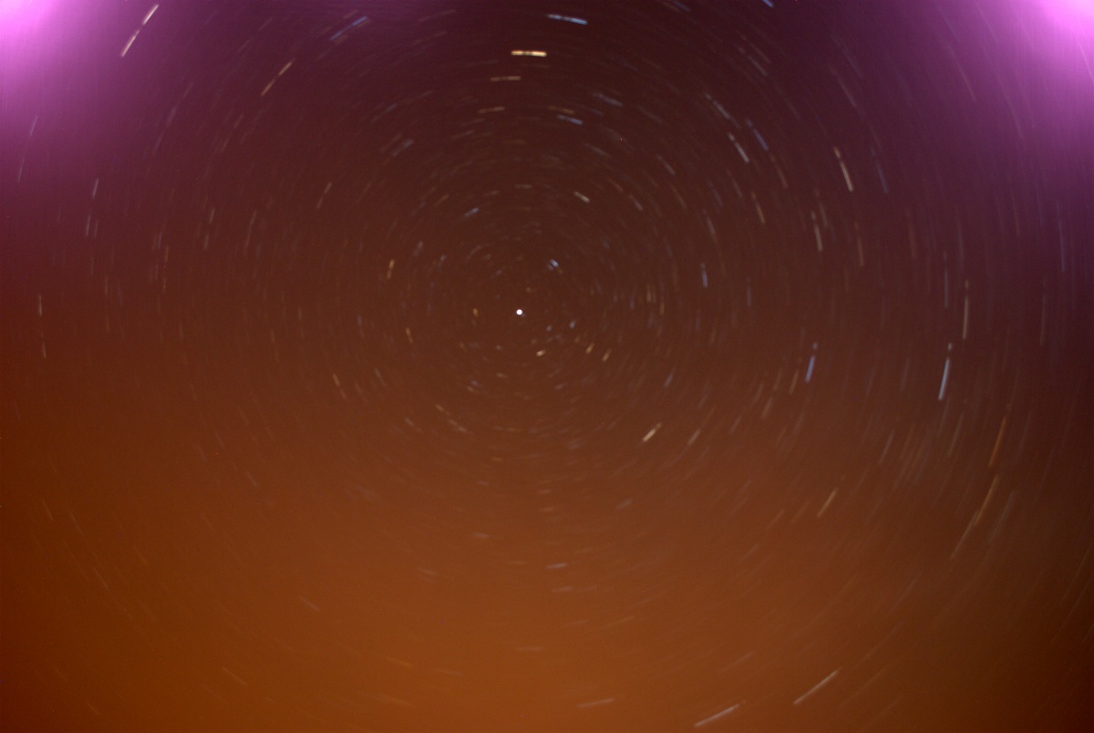Stars on 30 min exposure centred on Polaris