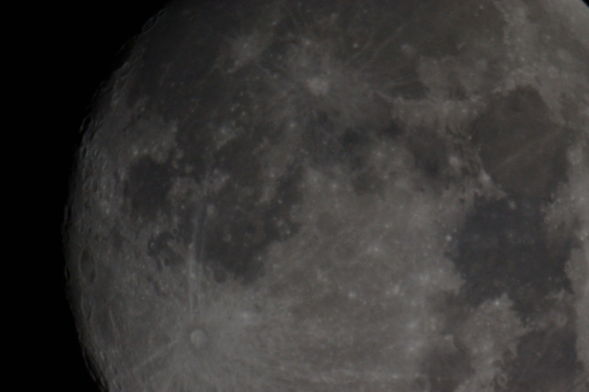 Using 2 x Barlow lens and camera zoomed in.
