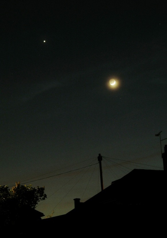 Moon & Venus & Pleides 1
Apr 2007