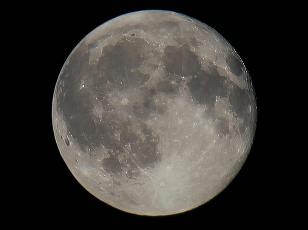 moon-stacked-processed.1000x748.jpg