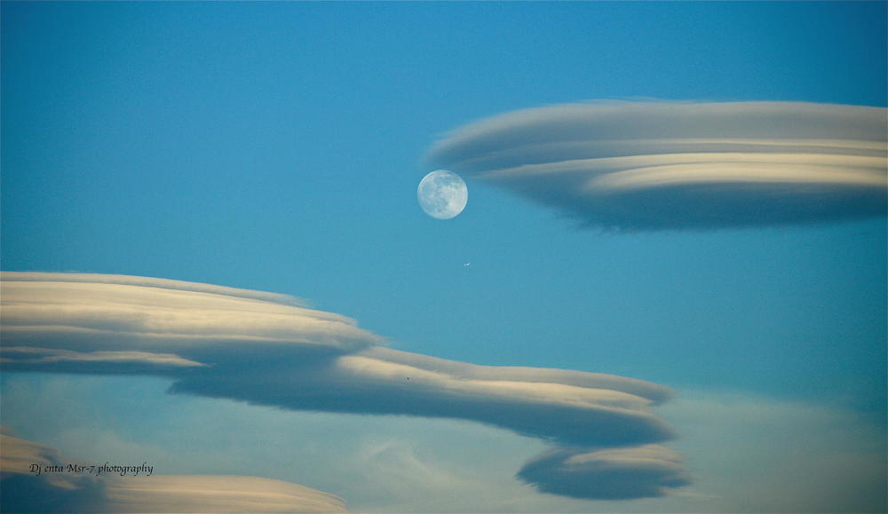 Full-moon-rising-above-lenticular-clouds-Photography-by-DJ-enta.jpg