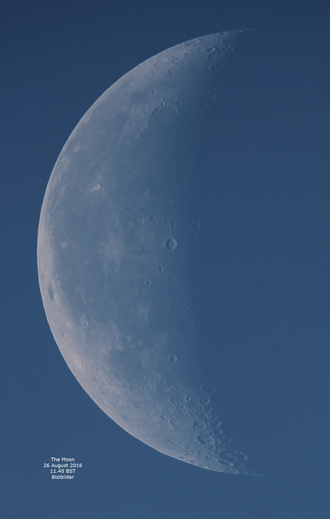 26 August 2016 Daytime Moon DSLR.jpg