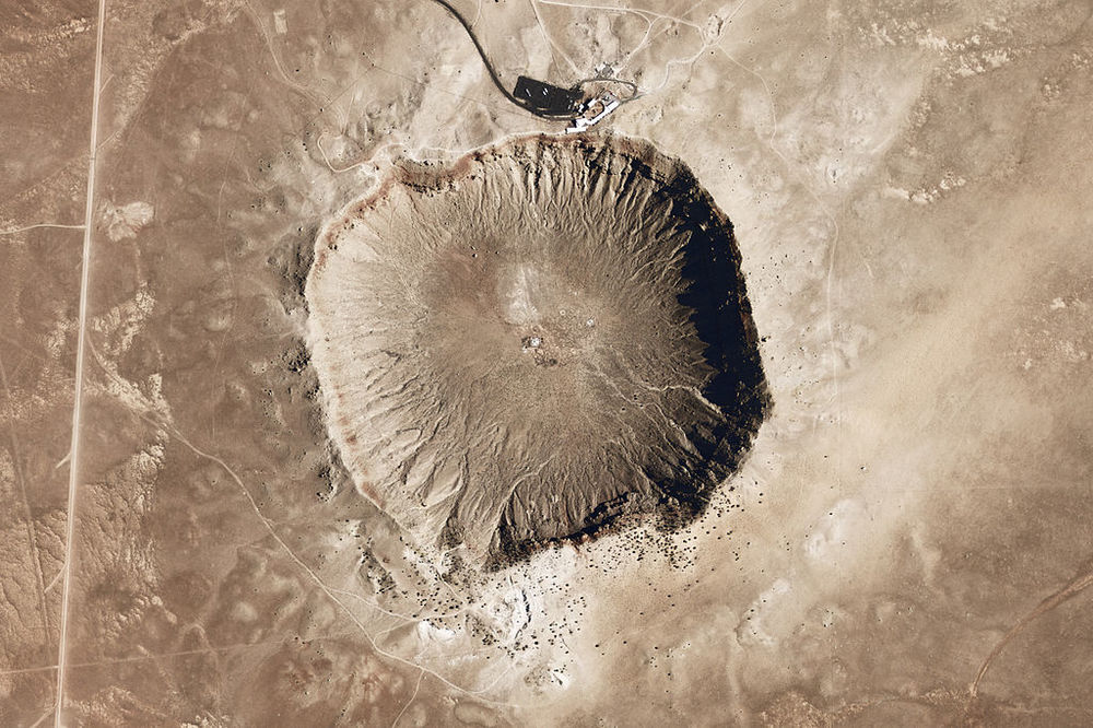 1024px-Meteor_Crater_-_Arizona.jpg