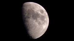 20170504 moon 68pct (200)
