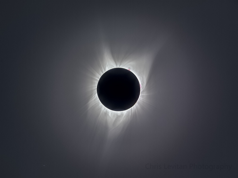 Total Eclipse 2017 corona highlights small.jpg