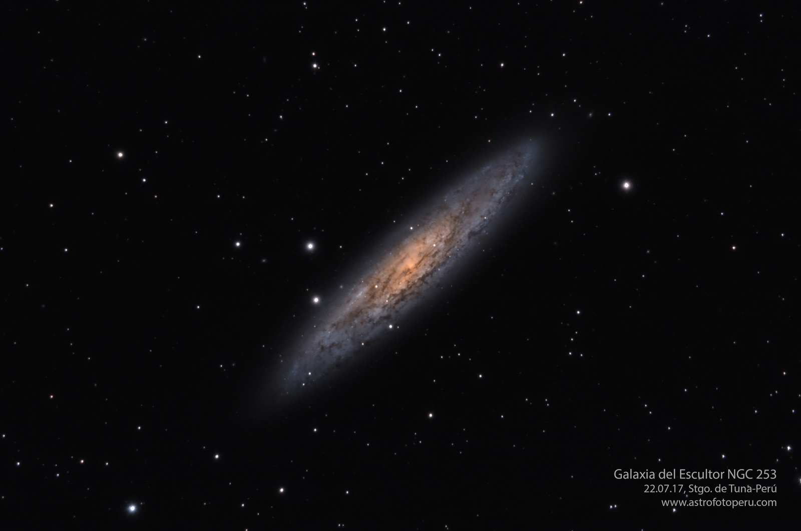 Galaxia del Escultor NGC 253