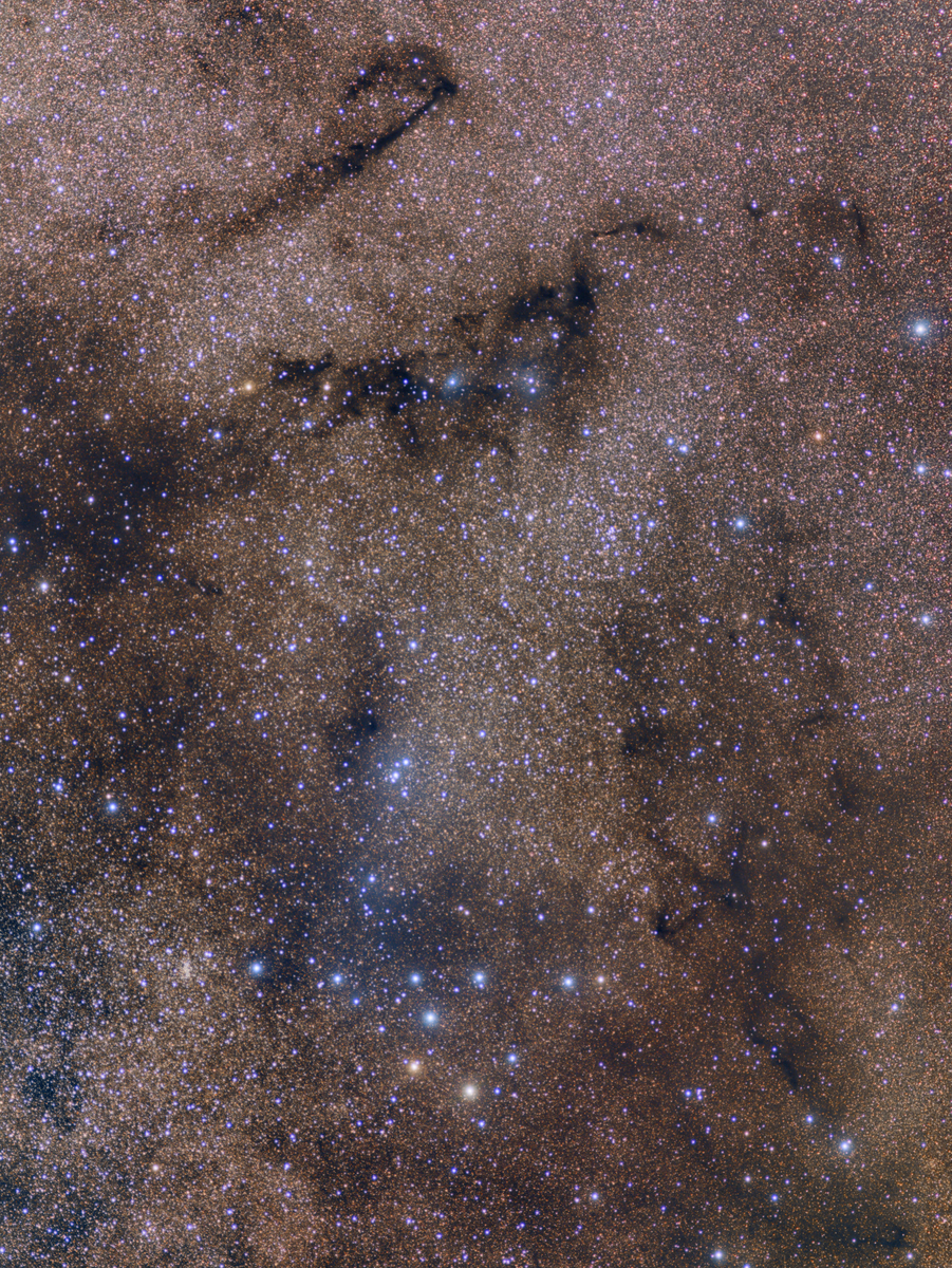 Coathanger (Cr399) and nearby Dark Nebulae