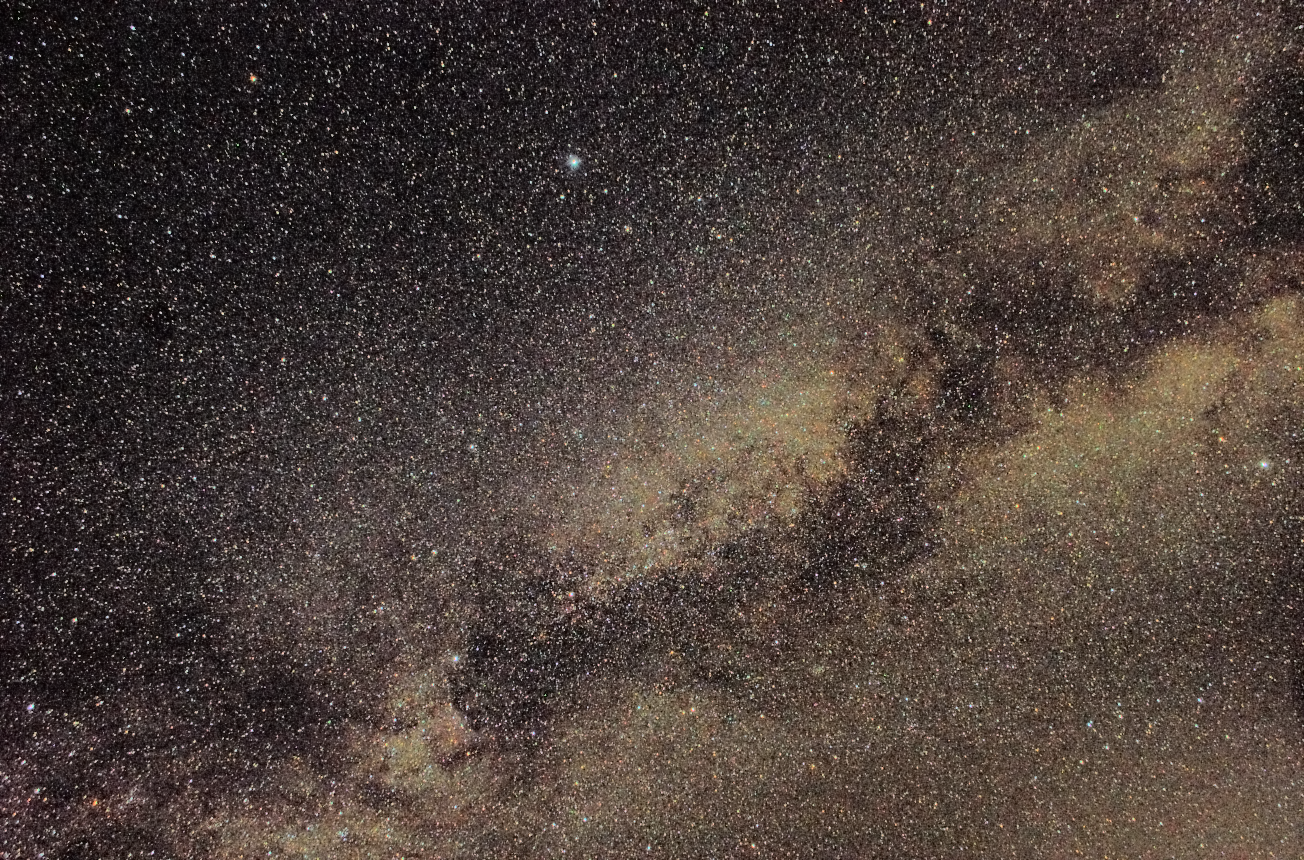 Milky way in Cygnus. 10 min at ISO 100. Nikon D3200 - kit lens at 18mm, f/5.6